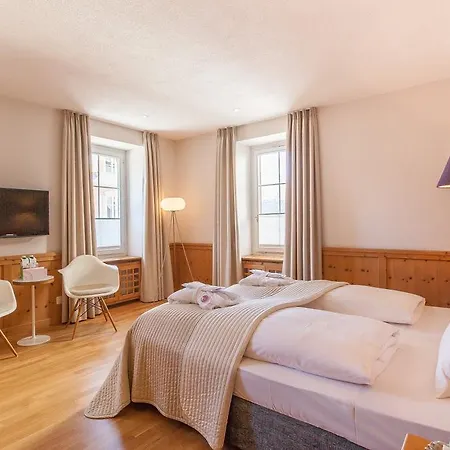 Hotel Rosatsch 4*